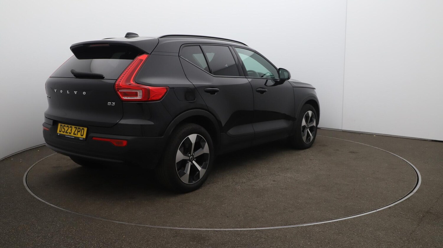 Used Volvo XC40 2023 for sale - 76152639: Photo 55