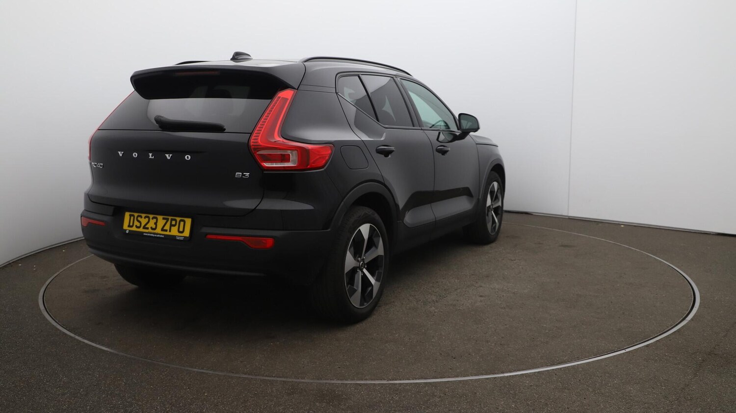 Used Volvo XC40 2023 for sale - 76152639: Photo 56
