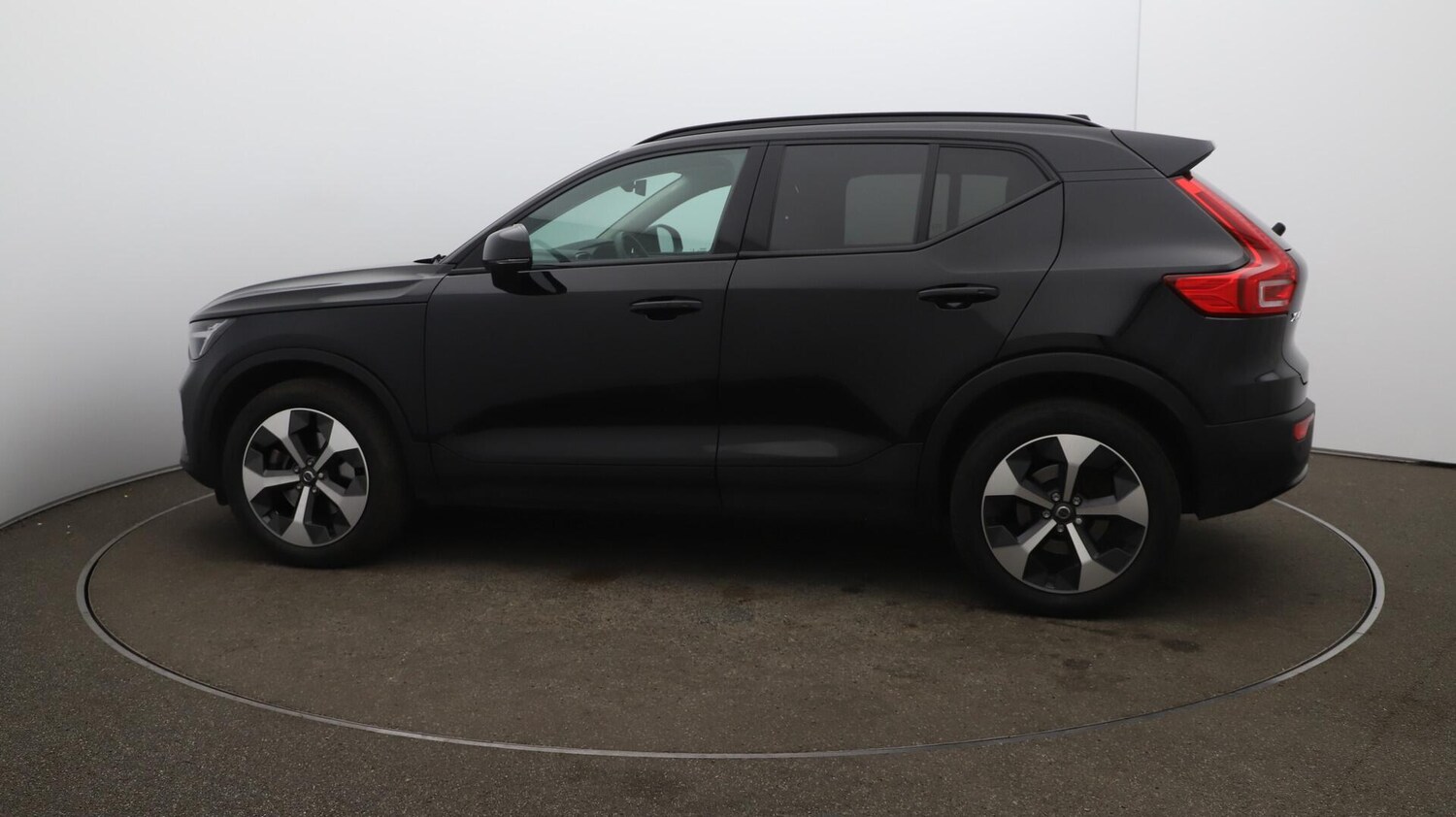 Used Volvo XC40 2023 for sale - 76152639: Photo 59