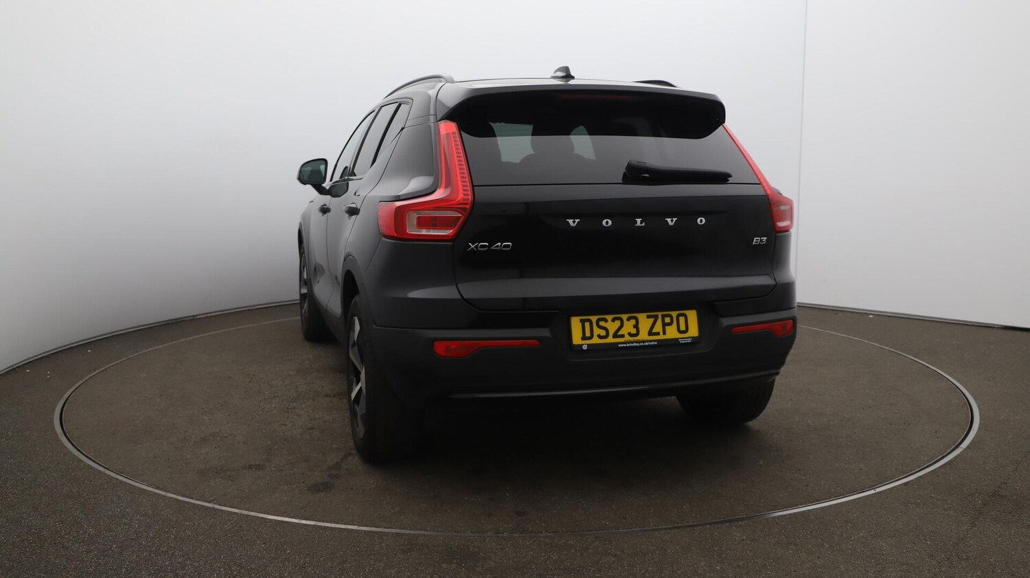 Used Volvo XC40 2023 for sale - 76152639: Photo 61