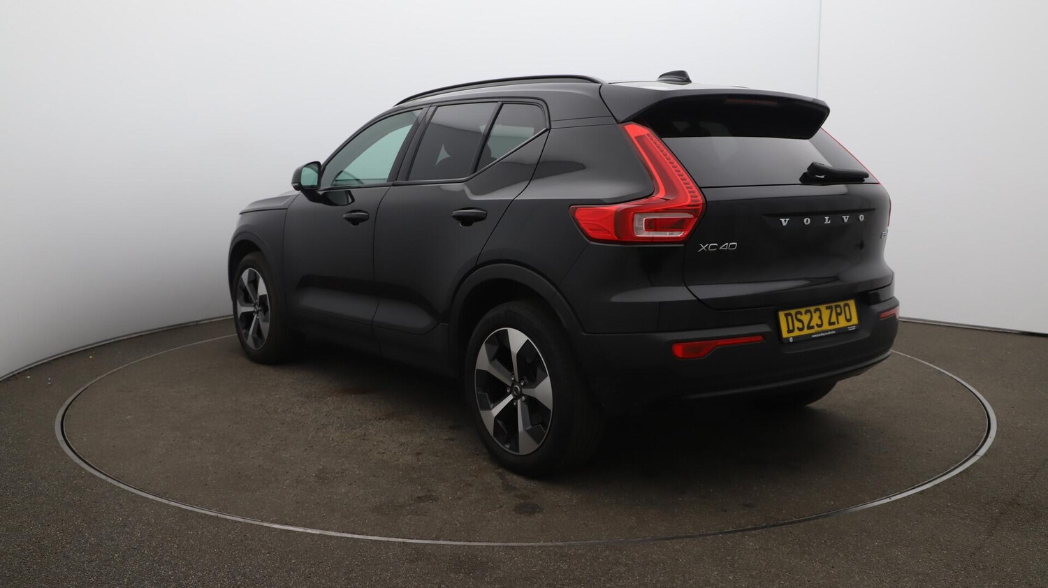 Used Volvo XC40 2023 for sale - 76152639: Photo 63