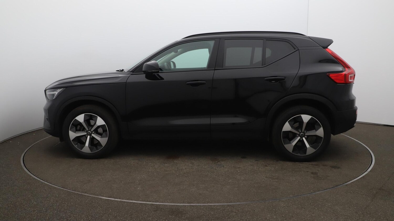 Used Volvo XC40 2023 for sale - 76152639: Photo 65