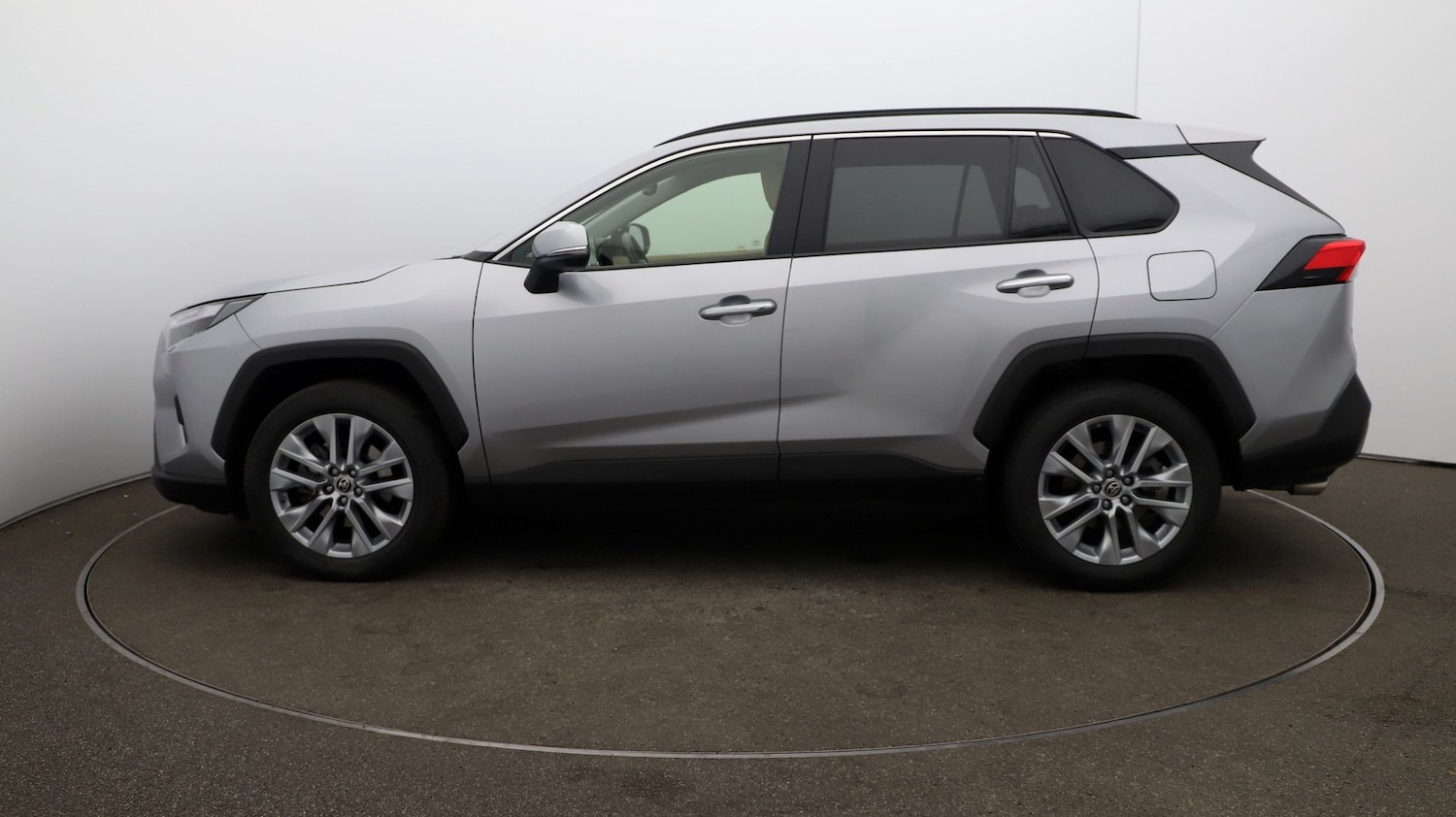 Used Toyota RAV4 2022 for sale - 76810896: Photo 56