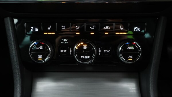 Used Skoda Superb 2023 for sale - 76240038: Photo 13