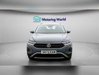 Used Volkswagen T-Roc 2023 for sale - 77377890: Photo