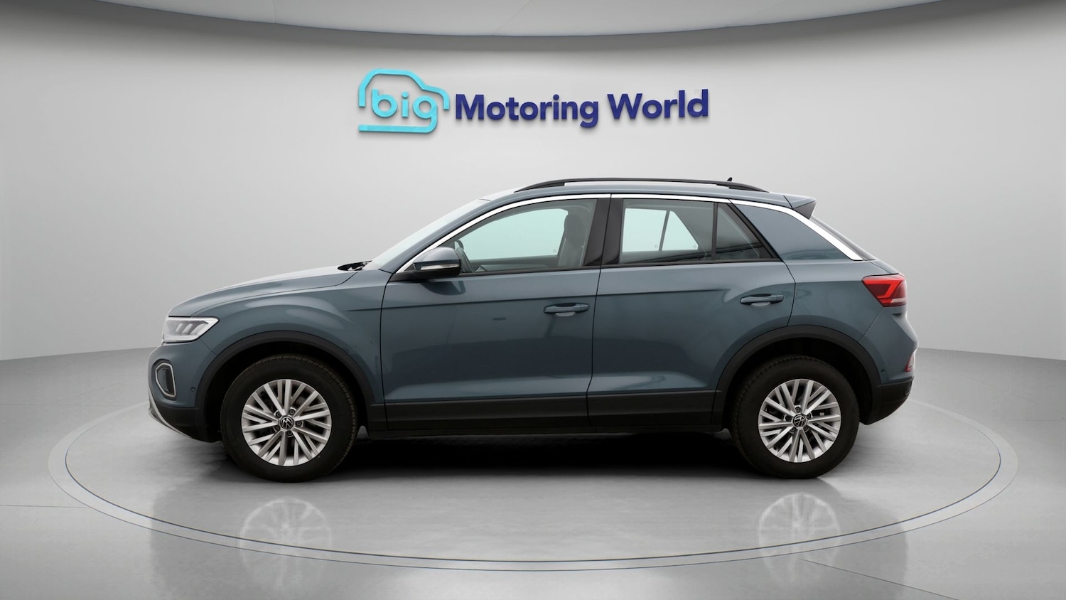 Used Volkswagen T-Roc 2023 for sale - 77377890: Photo 4