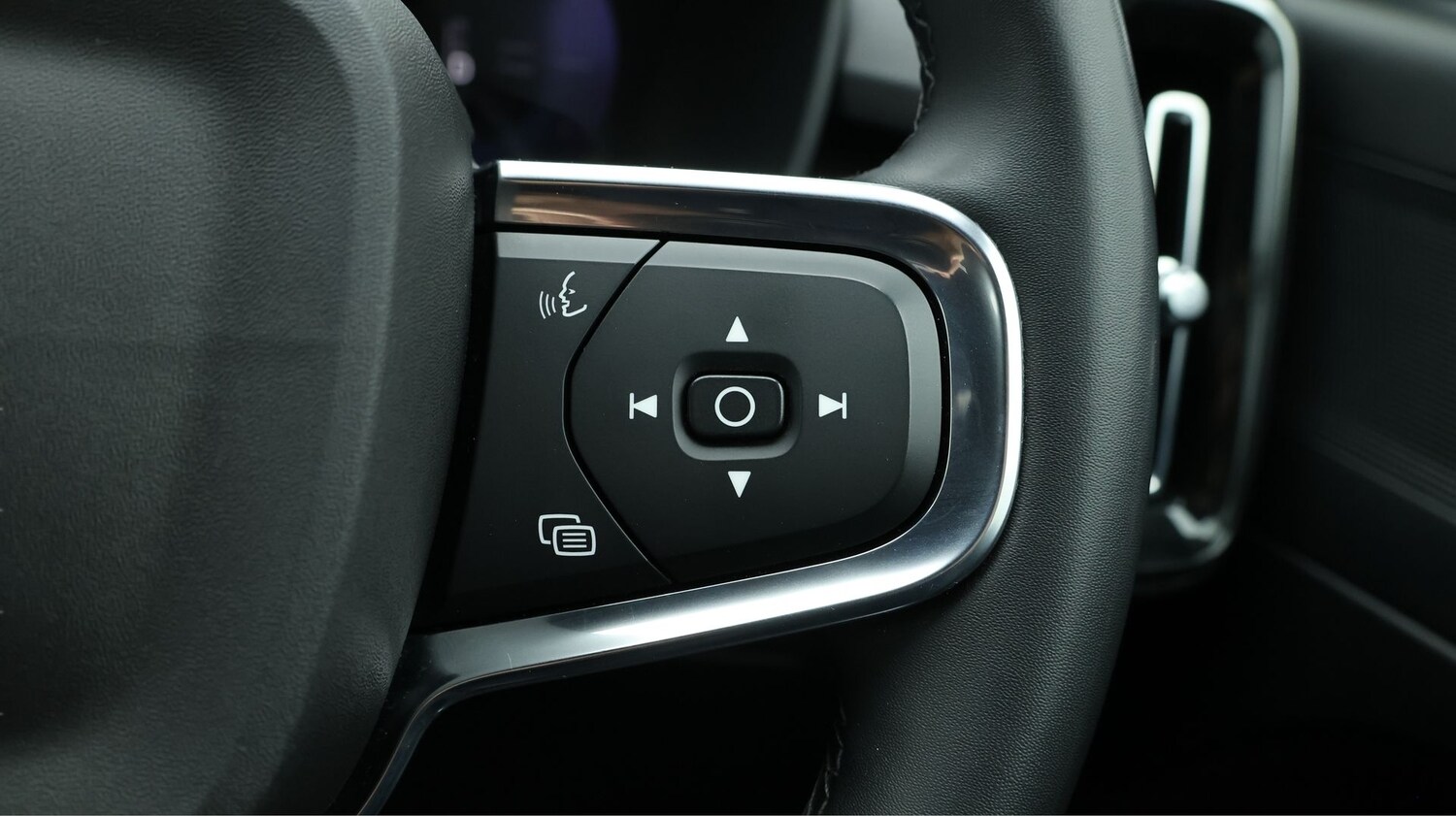 Used Volvo XC40 2022 for sale - 77182143: Photo 25