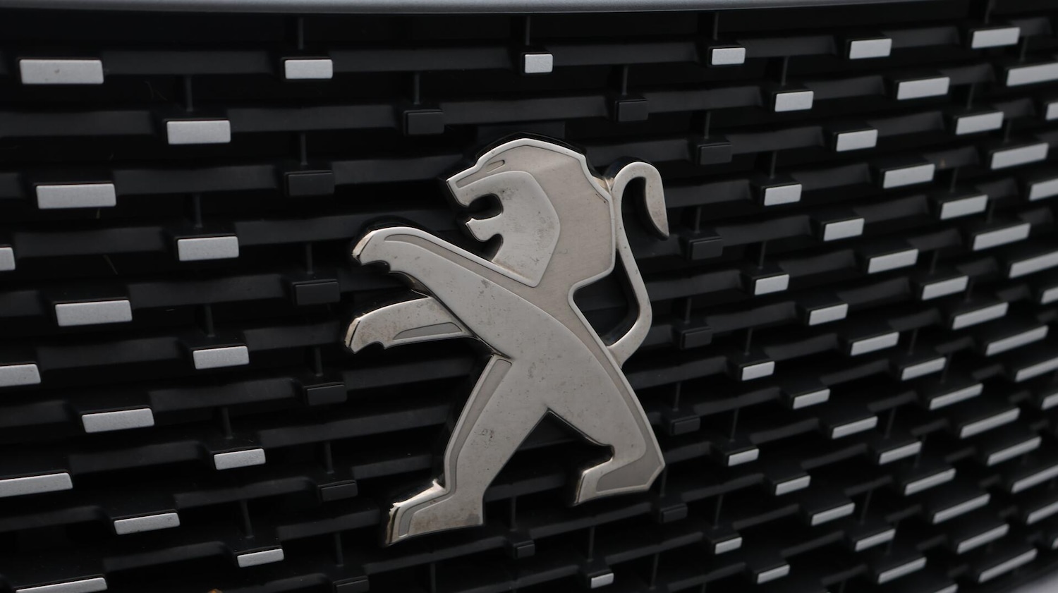 Used Peugeot E-2008 2022 for sale - 76370284: Photo 22