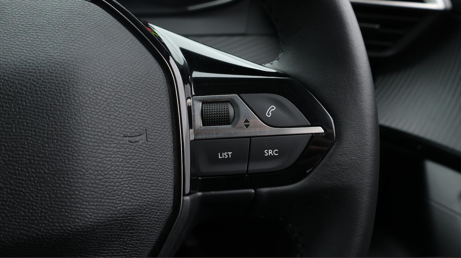 Used Peugeot E-2008 2022 for sale - 76370284: Photo 28