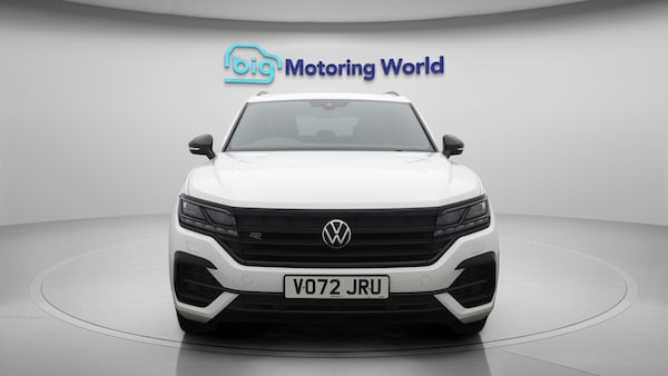 Used Volkswagen Touareg 2022 for sale - 76152664: Photo 2