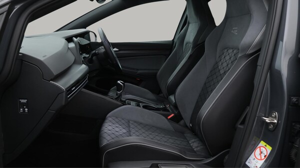 Used Volkswagen Golf 2023 for sale - 75695988: Photo 15