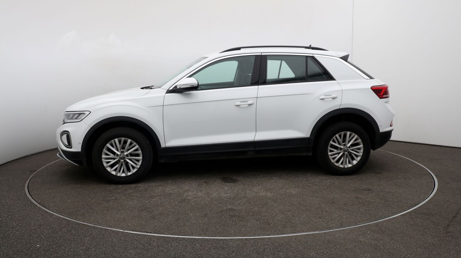Used Volkswagen T-Roc for sale - 76810938: Photo 57