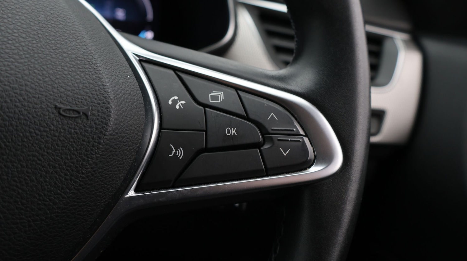 Used Renault Arkana 2023 for sale - 77602085: Photo 22