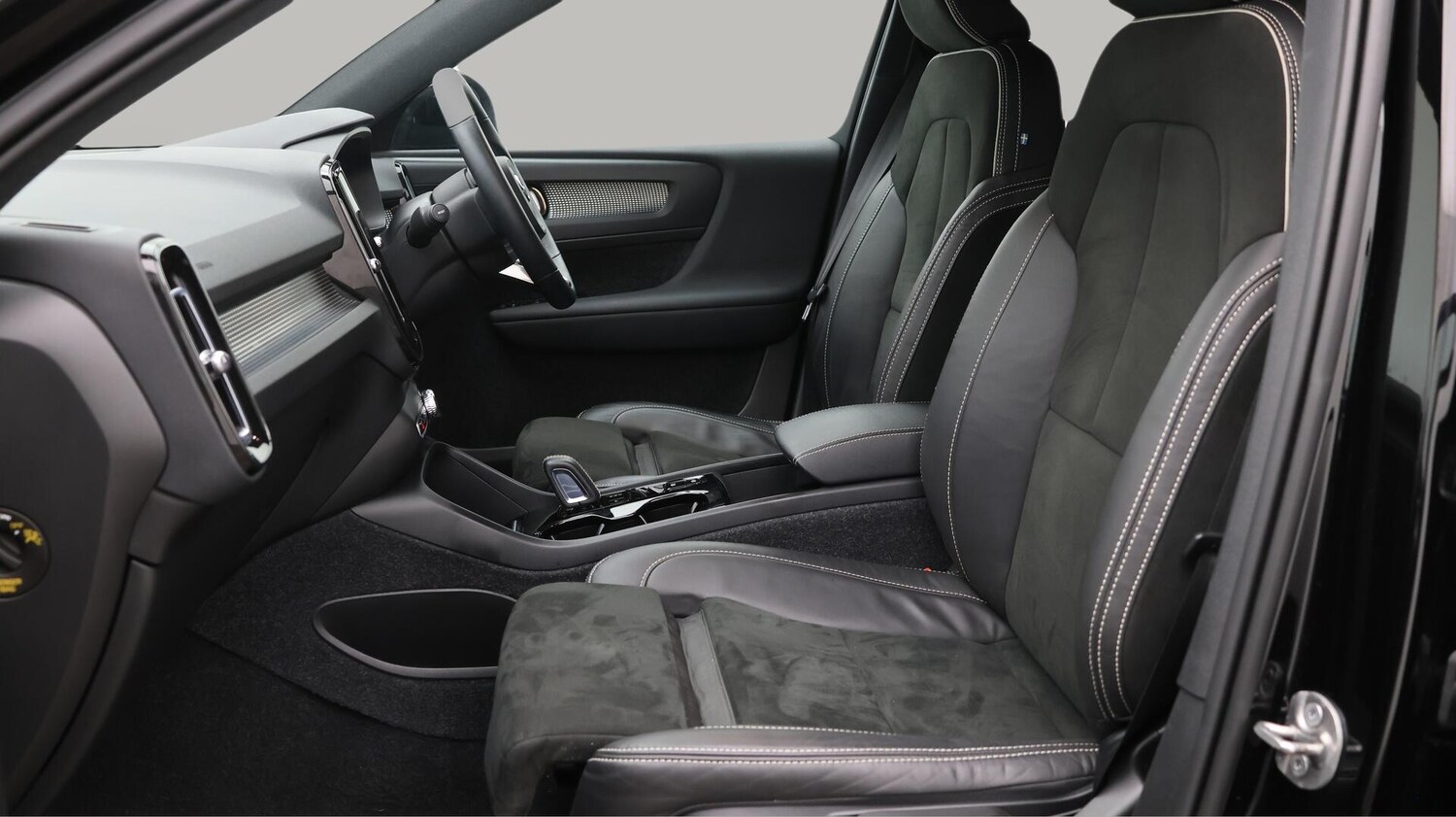 Used Volvo XC40 2022 for sale - 76473742: Photo 15