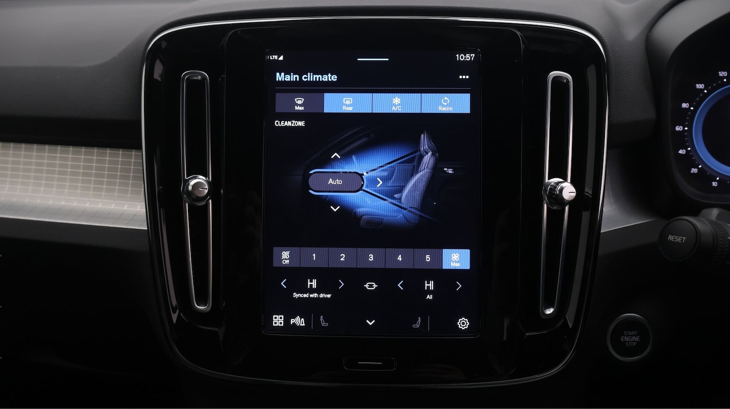 Used Volvo XC40 2023 for sale - 77679267: Photo 12