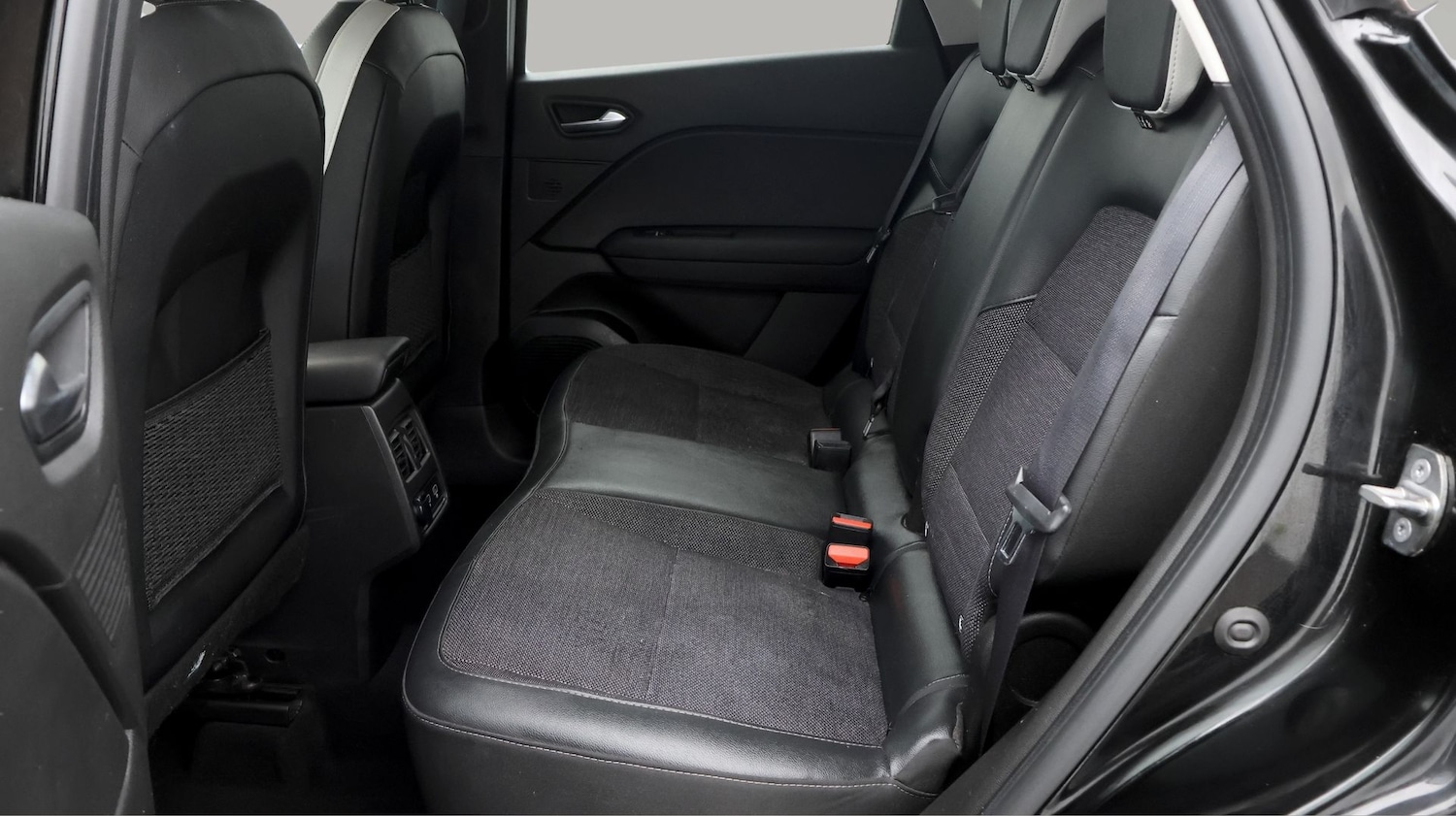 Used Renault Captur 2023 for sale - 77181636: Photo 16