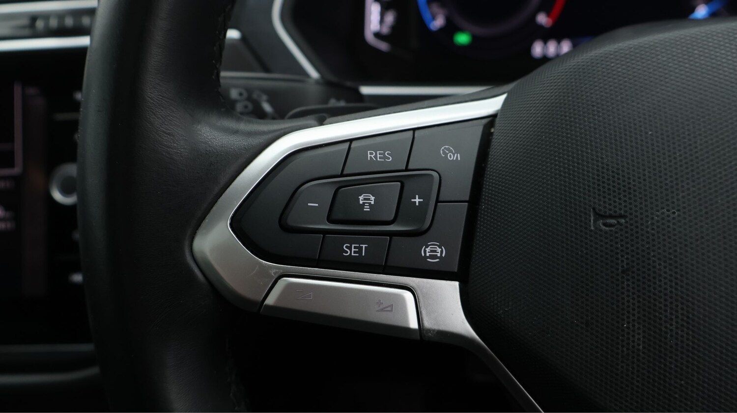 Used Volkswagen Tiguan for sale - 77761651: Photo 24