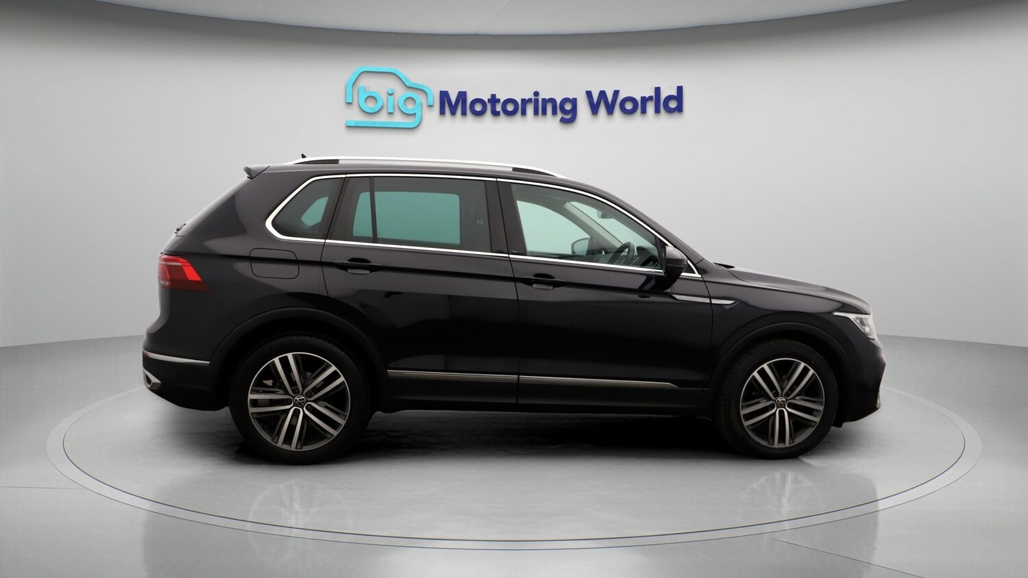 Used Volkswagen Tiguan for sale - 77761651: Photo 8