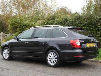 Used Skoda Superb 2014 for sale - 76322590: Photo