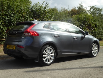 Used Volvo V40 2013 for sale - 75752211: Photo