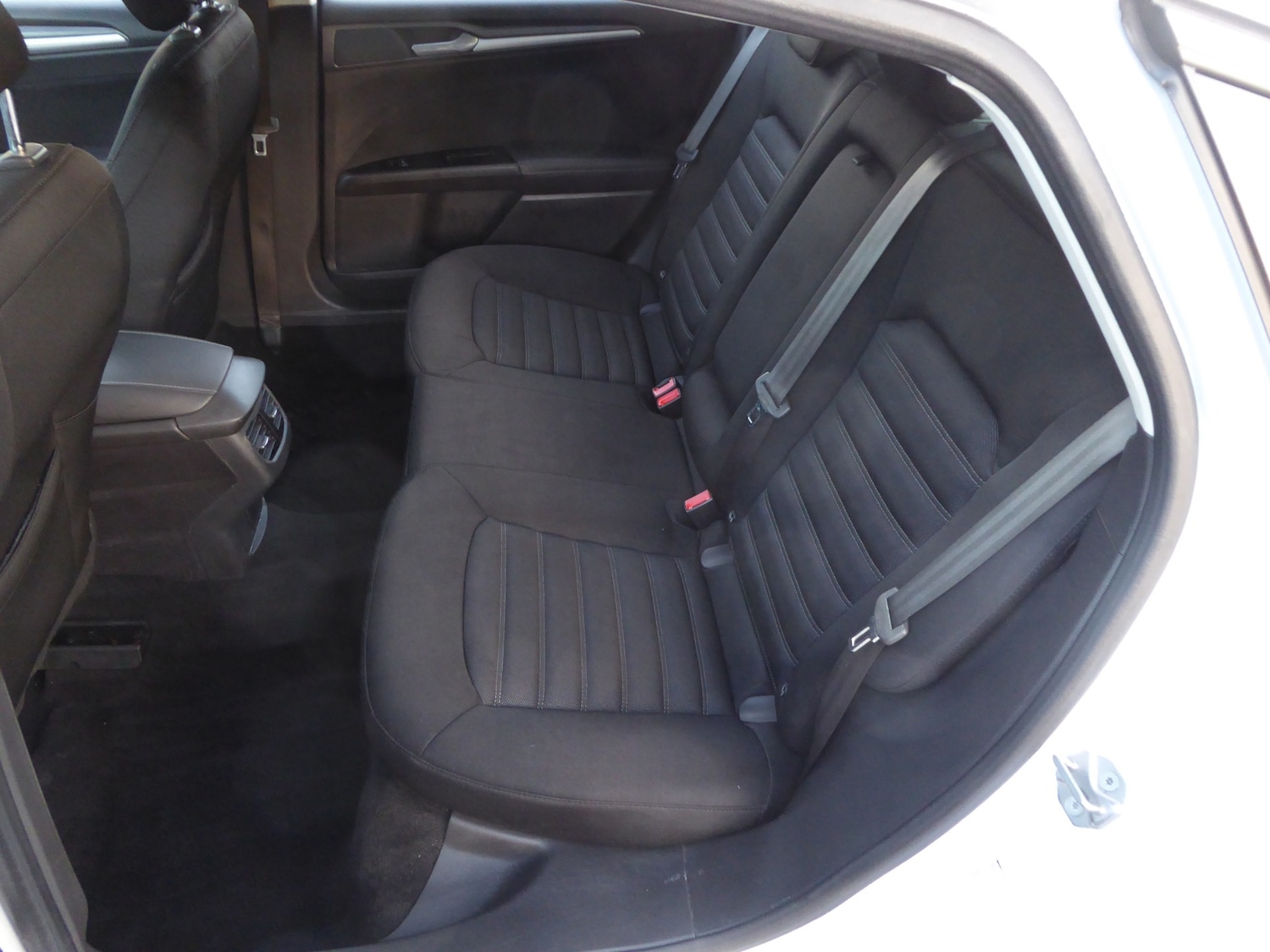 Used Ford Mondeo 2015 for sale - 76908189: Photo 11