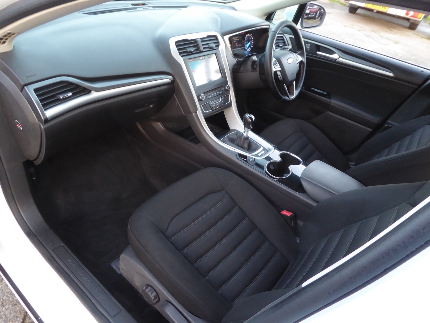 Used Ford Mondeo 2015 for sale - 76908189: Photo 15