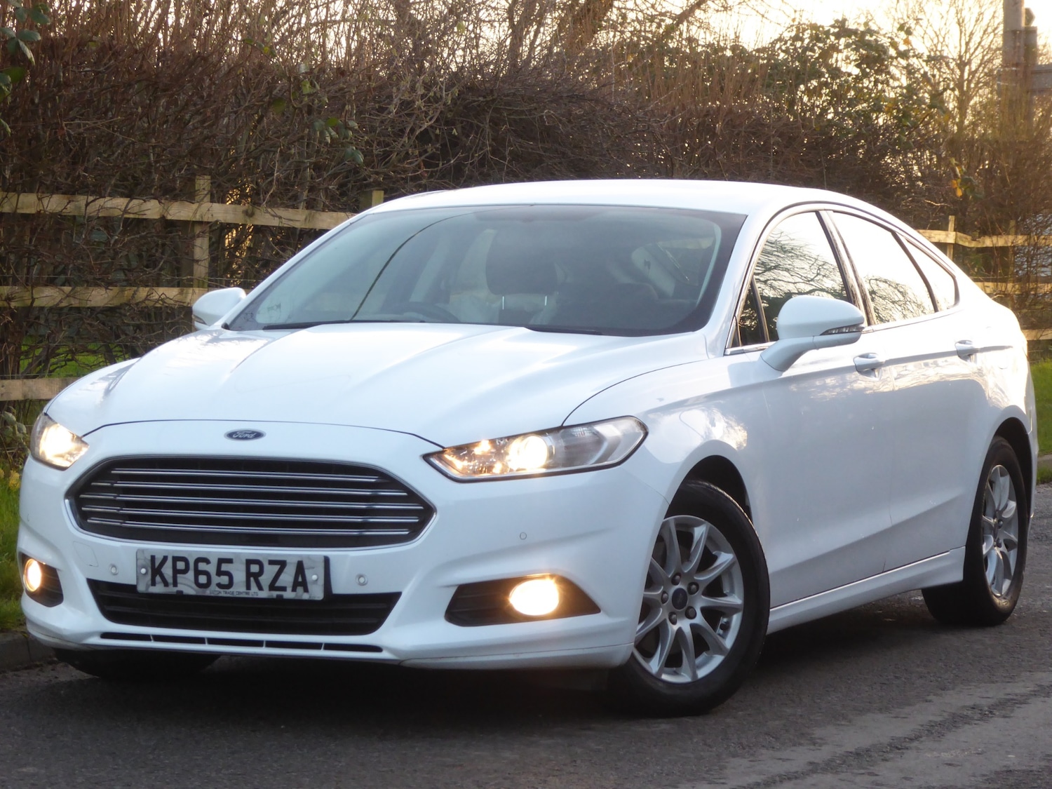 Used Ford Mondeo 2015 for sale - 76908189: Photo 2