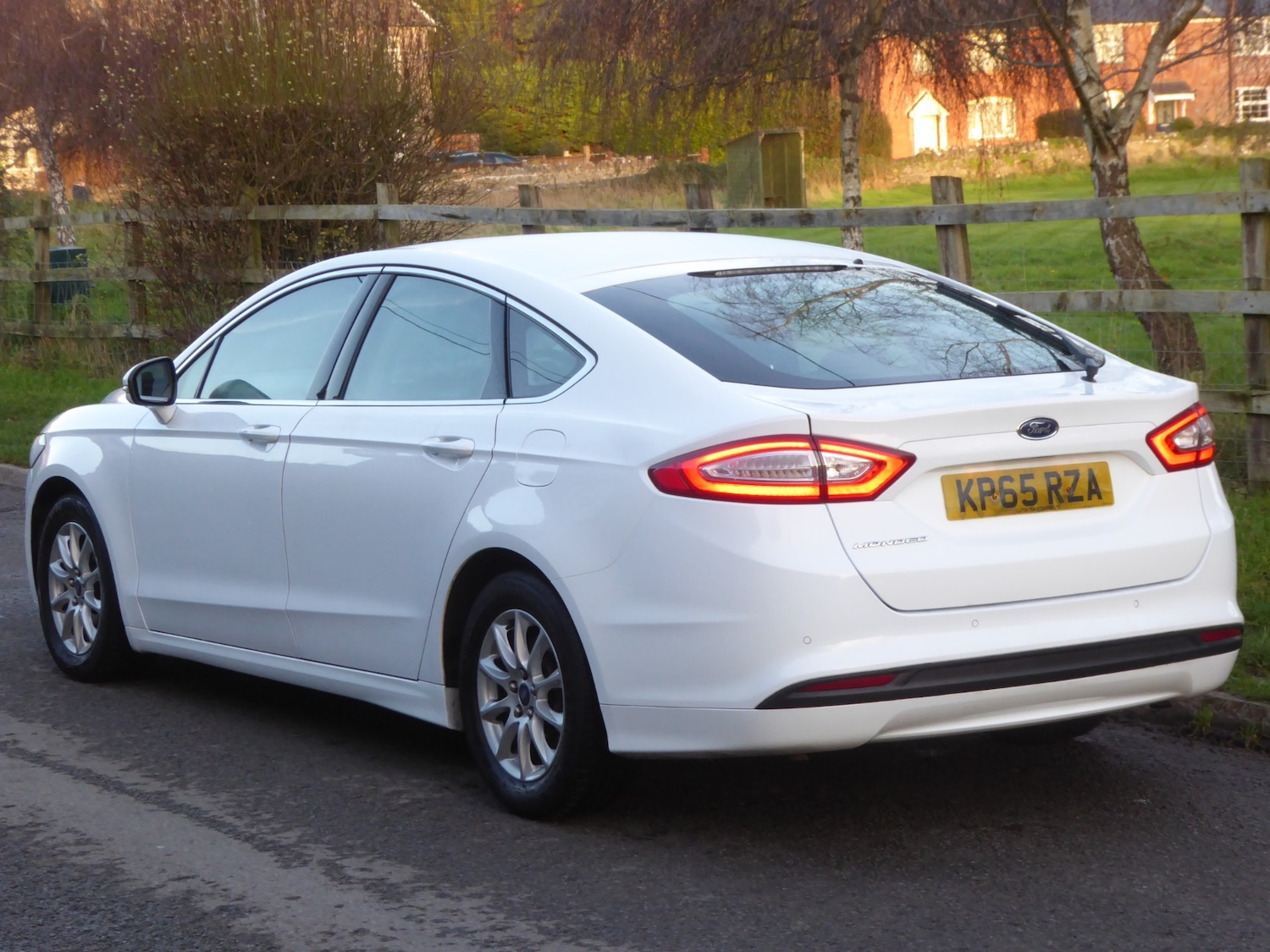 Used Ford Mondeo 2015 for sale - 76908189: Photo 31