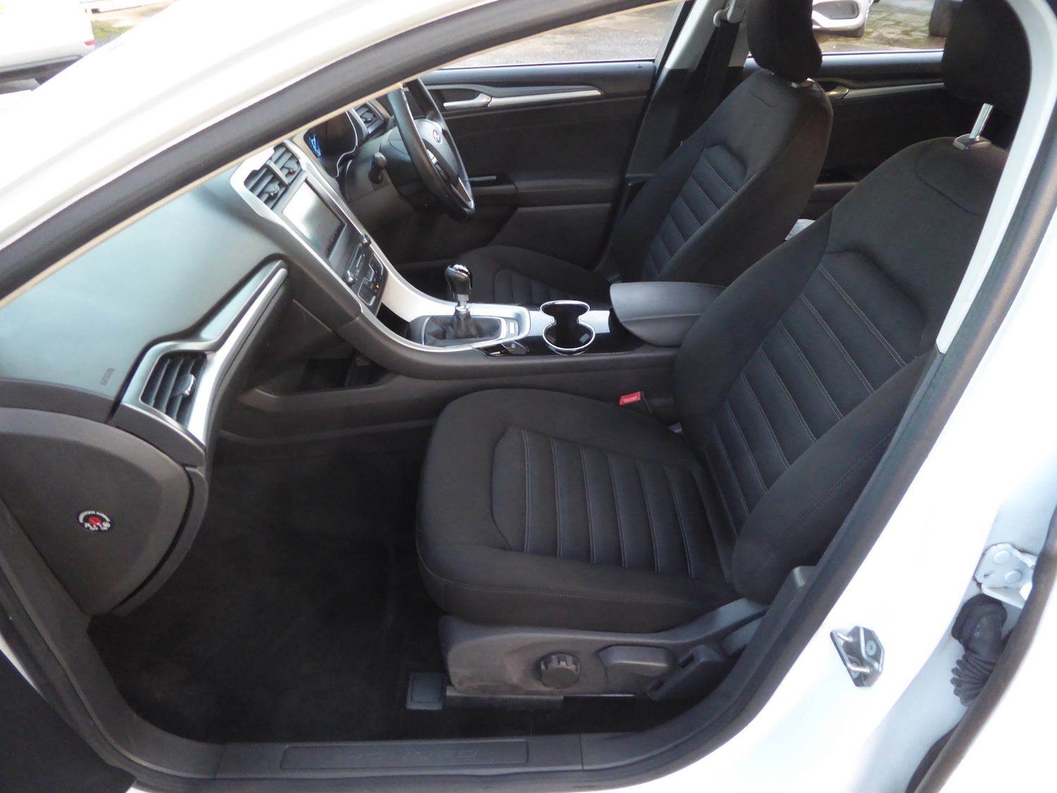 Used Ford Mondeo 2015 for sale - 76908189: Photo 38