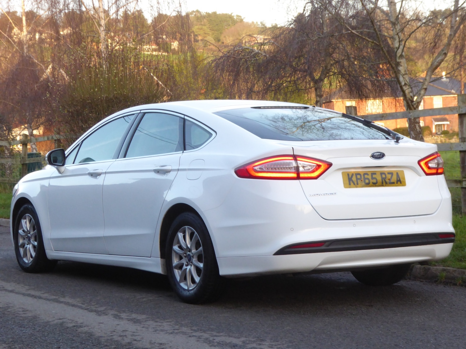 Used Ford Mondeo 2015 for sale - 76908189: Photo 4