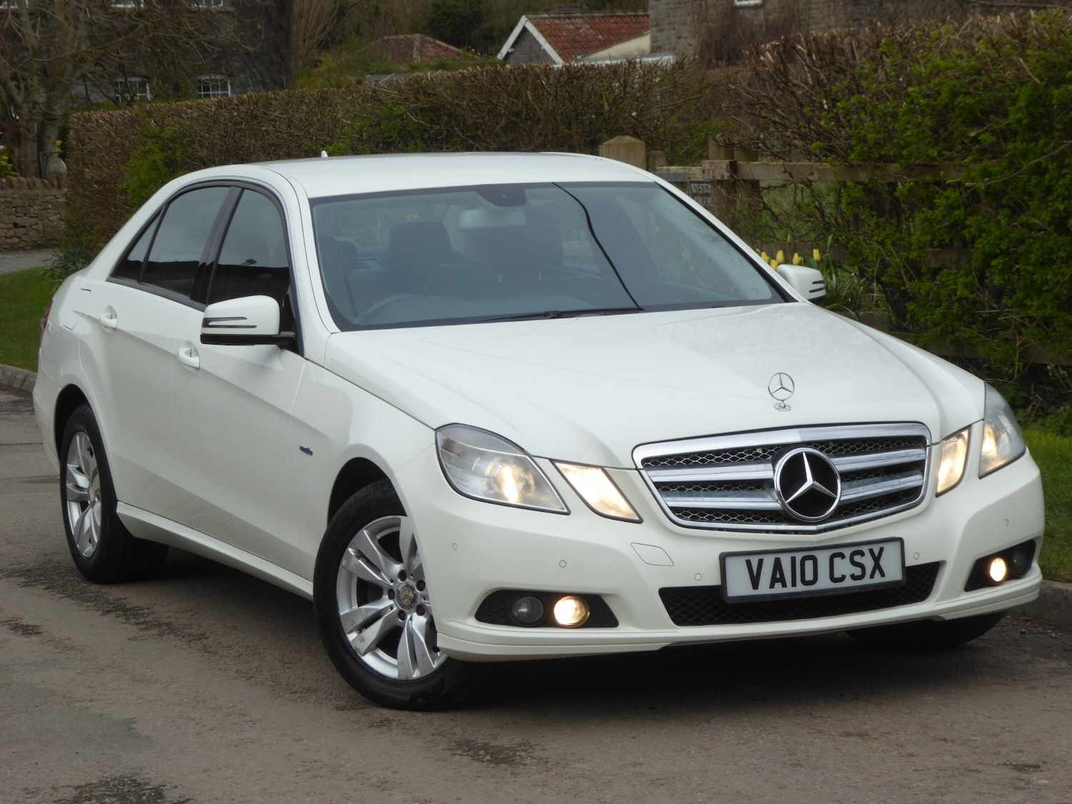 Used Mercedes-Benz E Class 2010 for sale - 77903537: Photo 2