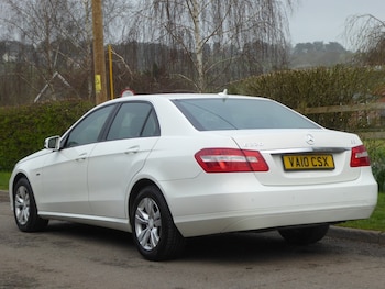 Used Mercedes-Benz E Class 2010 for sale - 77903537: Photo