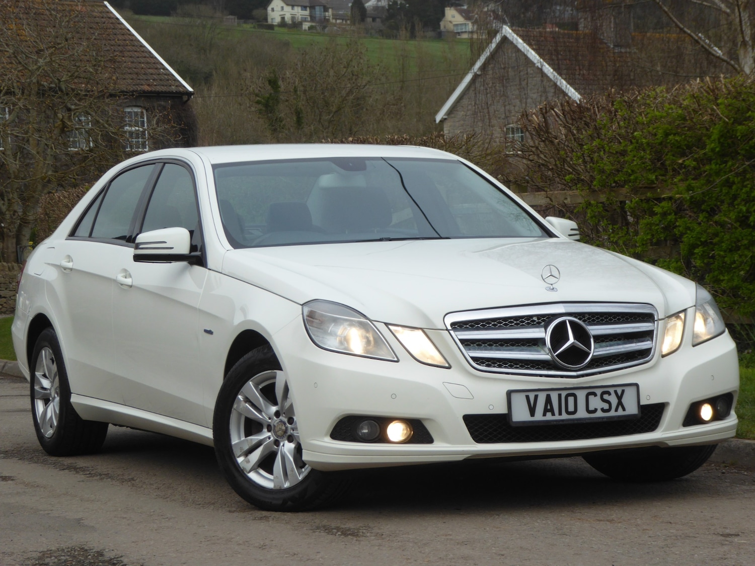 Used Mercedes-Benz E Class 2010 for sale - 77903537: Photo 8