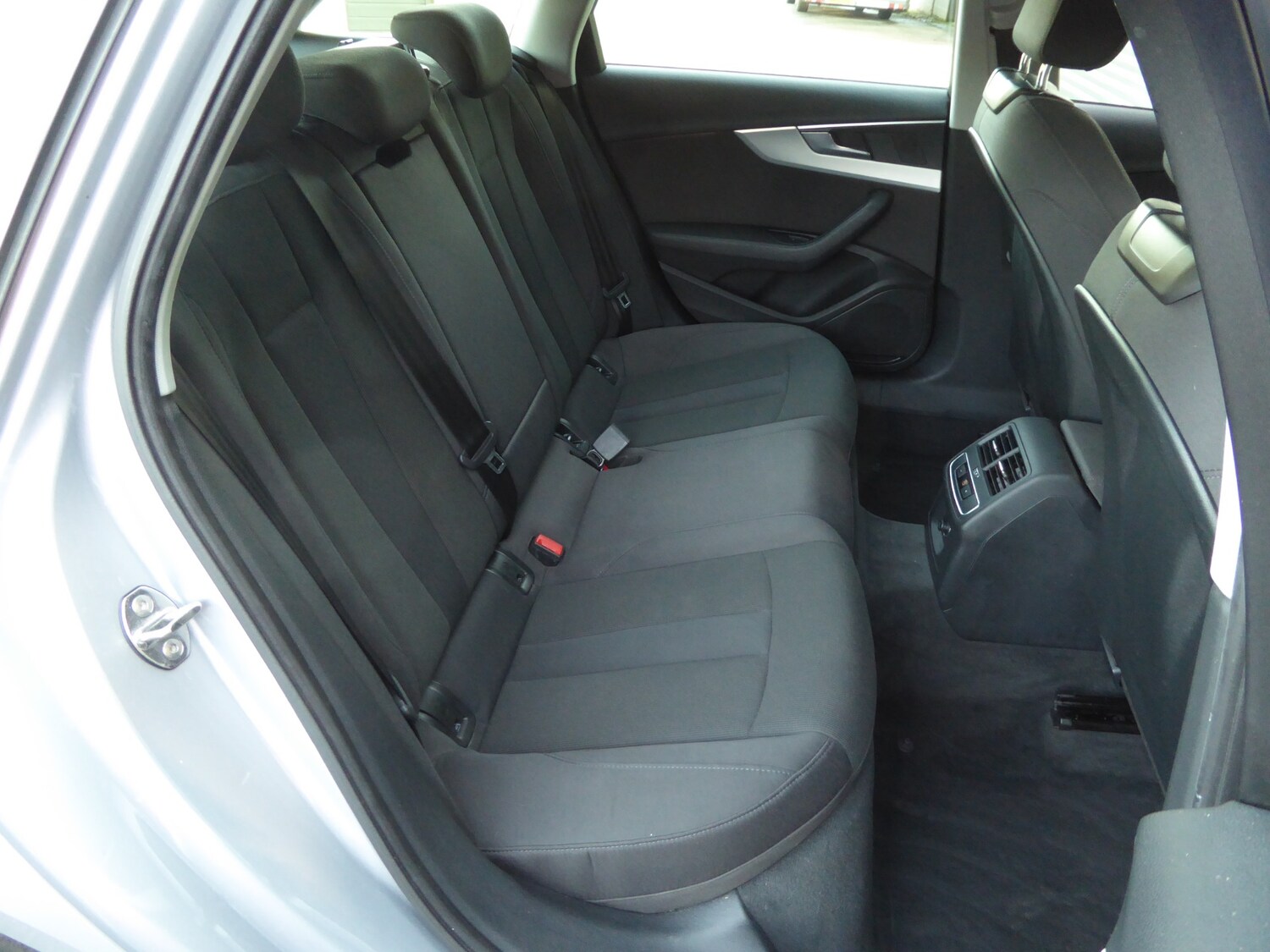 Used Audi A4 2016 for sale - 76983917: Photo 11