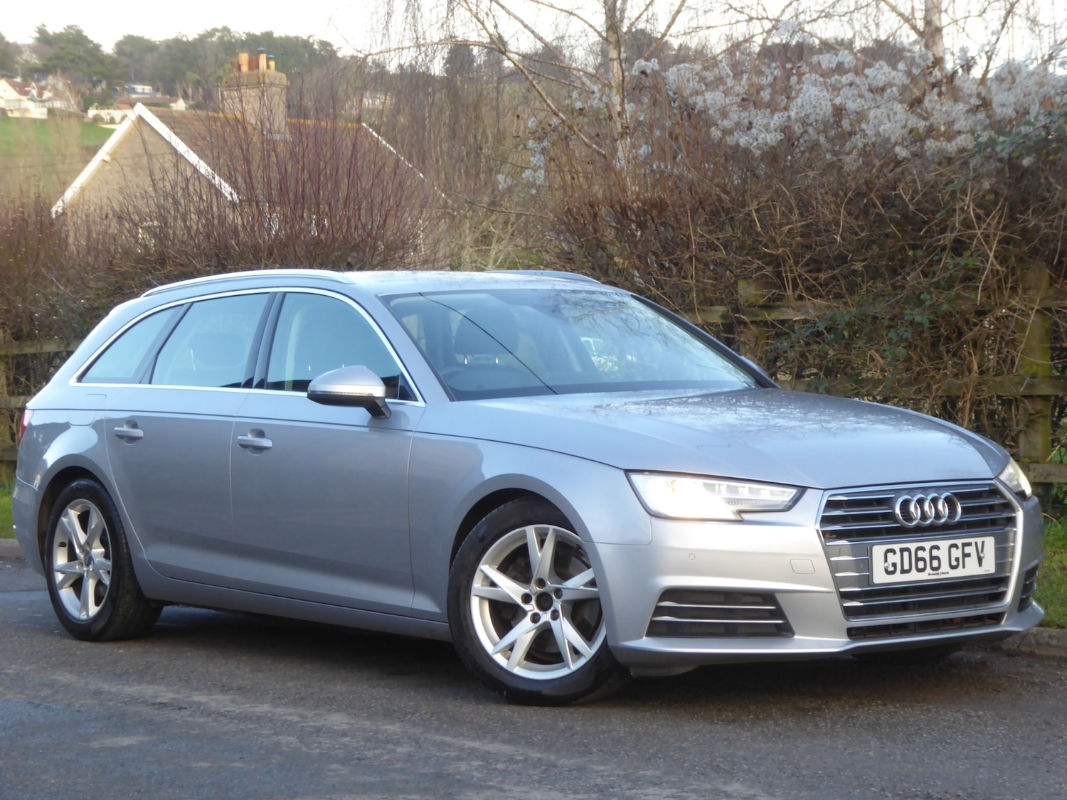 Used Audi A4 2016 for sale - 76983917: Photo 2