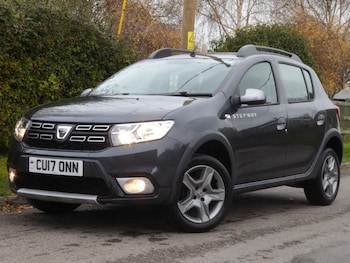 Used Dacia Sandero Stepway 2017 for sale - 76492476: Photo
