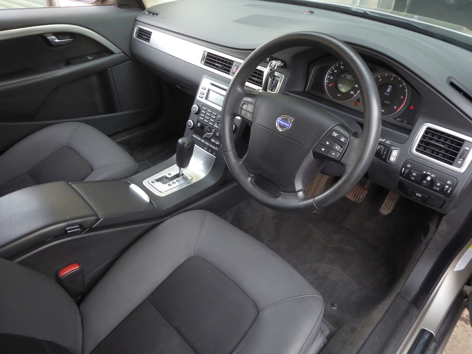 Used Volvo V70 2008 for sale - 77950335: Photo 13