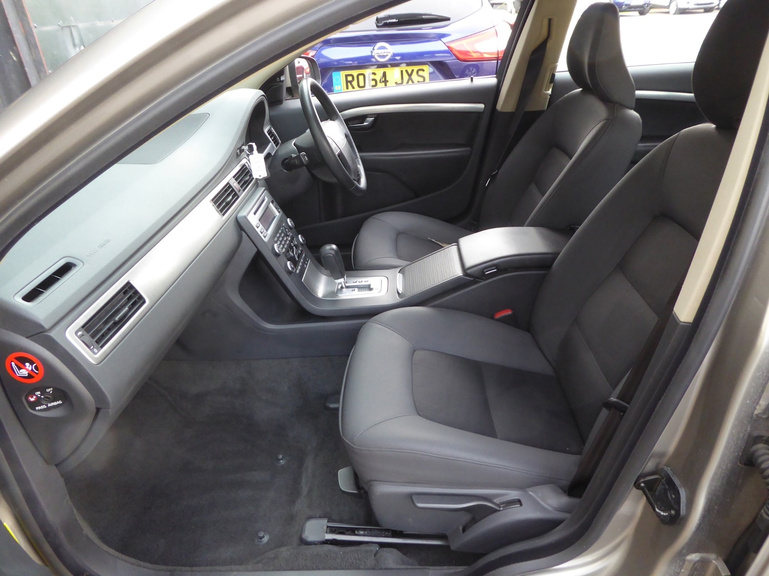 Used Volvo V70 2008 for sale - 77950335: Photo 15