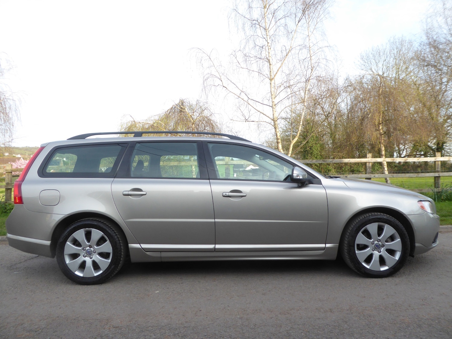 Used Volvo V70 2008 for sale - 77950335: Photo 5
