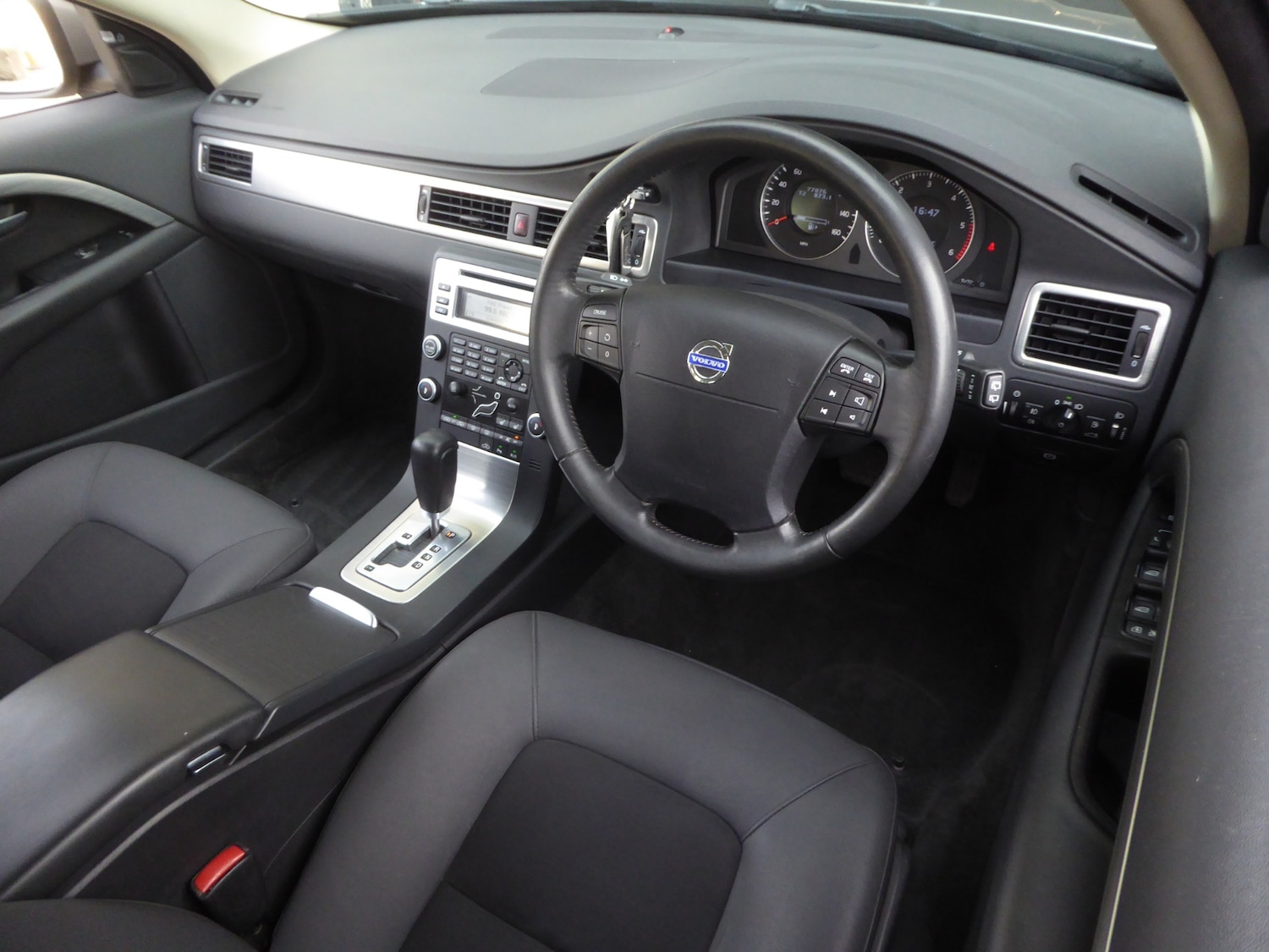 Used Volvo V70 2008 for sale - 77950335: Photo 7