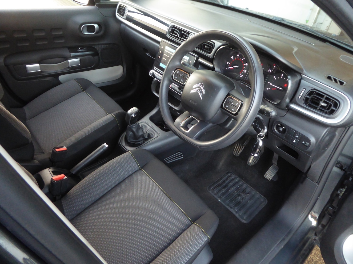 Used Citroen C3 2017 for sale - 76653342: Photo 18