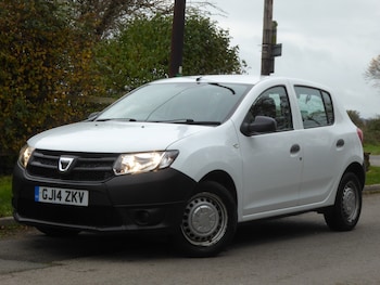 Used Dacia Sandero 2014 for sale - 76492328: Photo