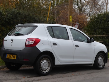 Used Dacia Sandero 2014 for sale - 76492328: Photo