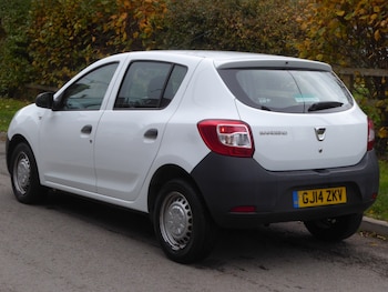 Used Dacia Sandero 2014 for sale - 76492328: Photo