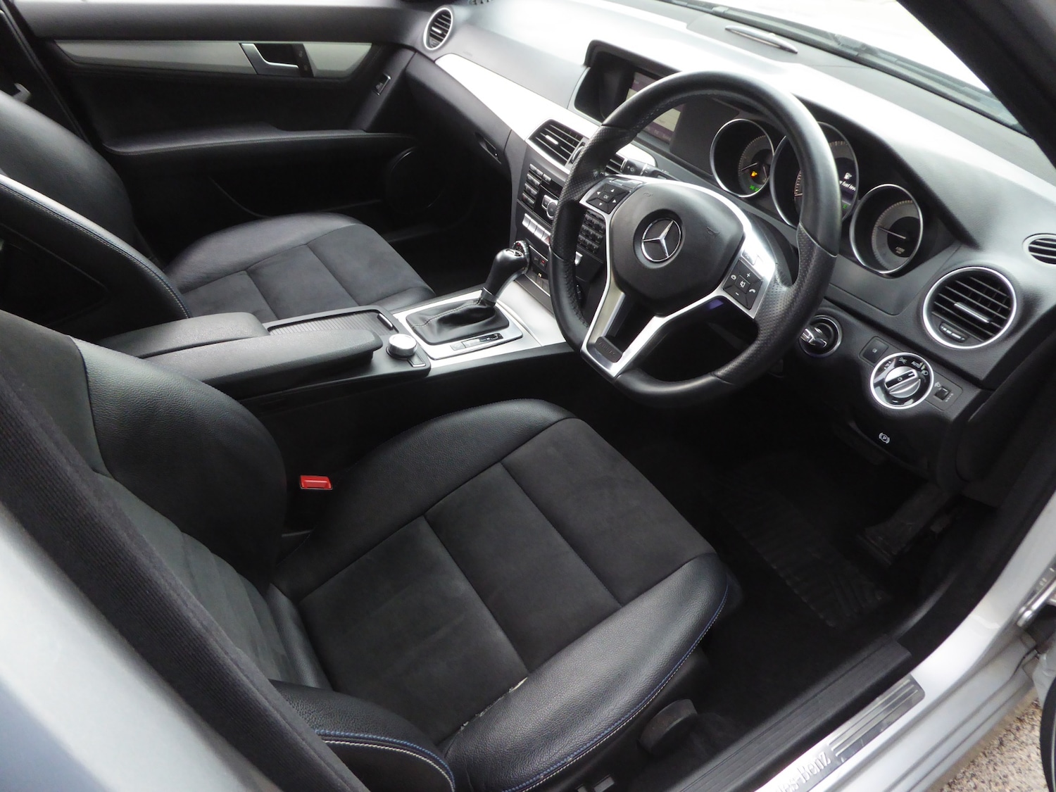 Used Mercedes-Benz C Class 2014 for sale - 77368009: Photo 15