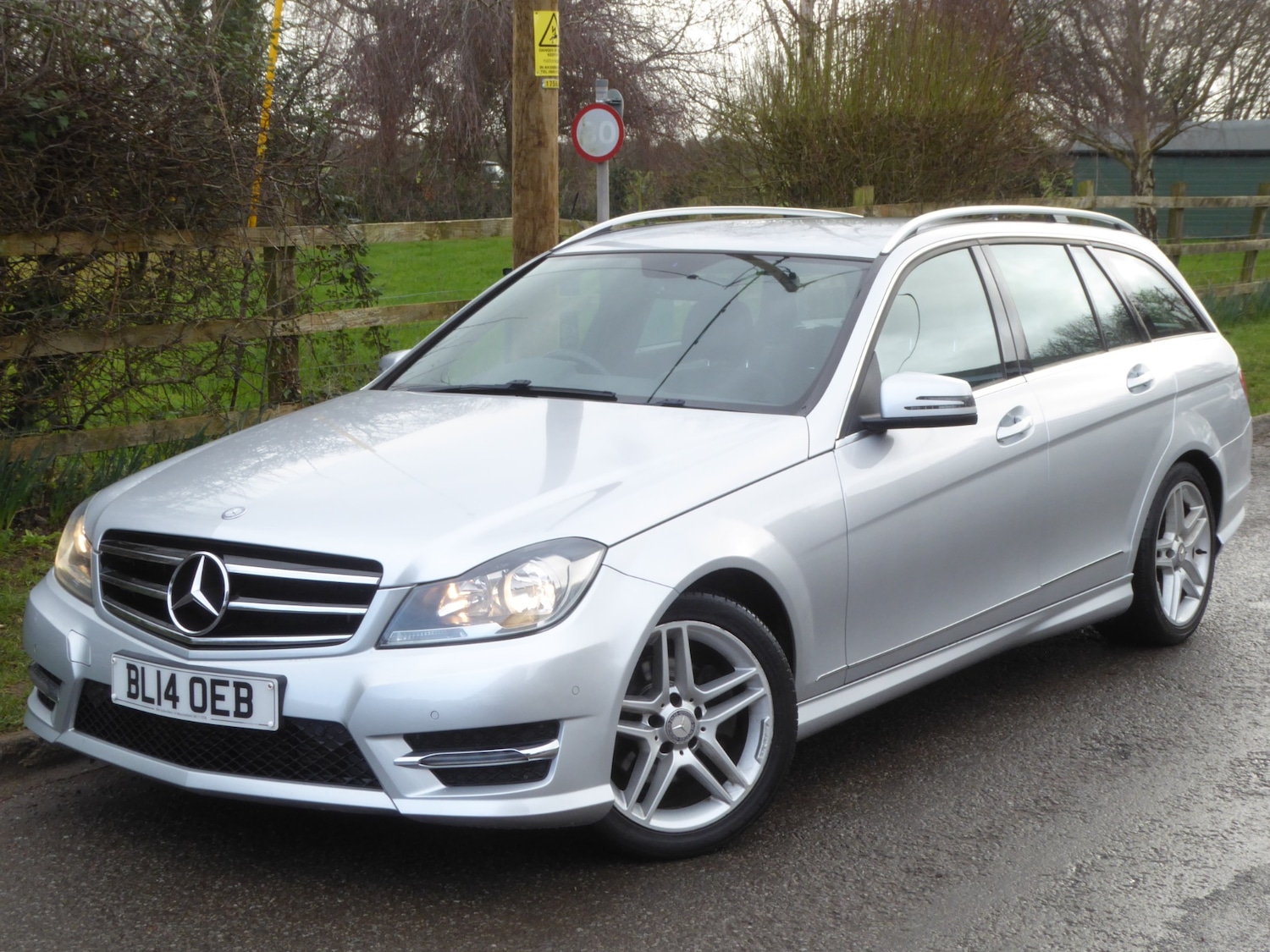 Used Mercedes-Benz C Class 2014 for sale - 77368009: Photo 2