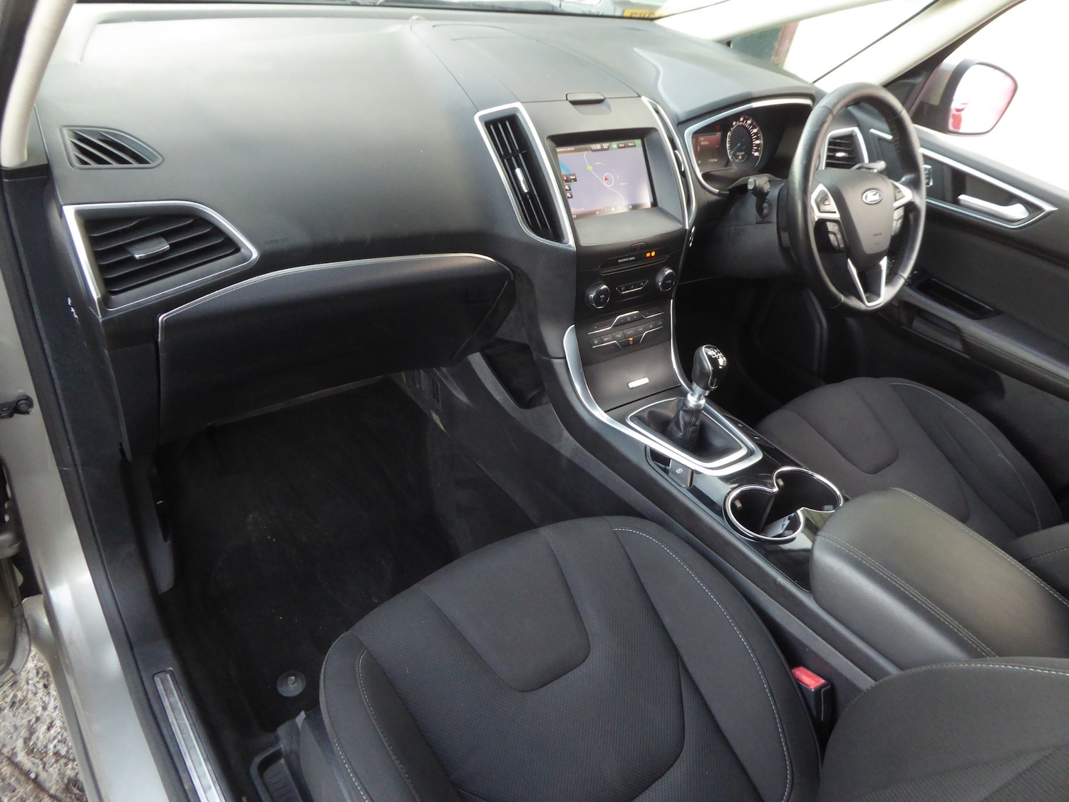 Used Ford S-Max 2015 for sale - 76908208: Photo 14