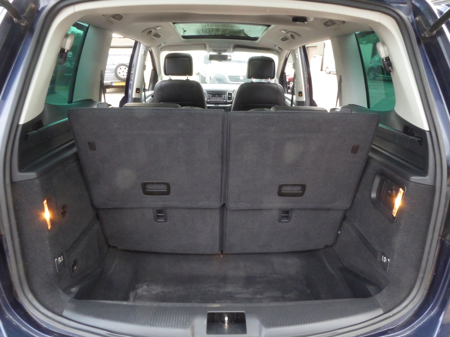 Used Volkswagen Sharan 2012 for sale - 76343980: Photo 19