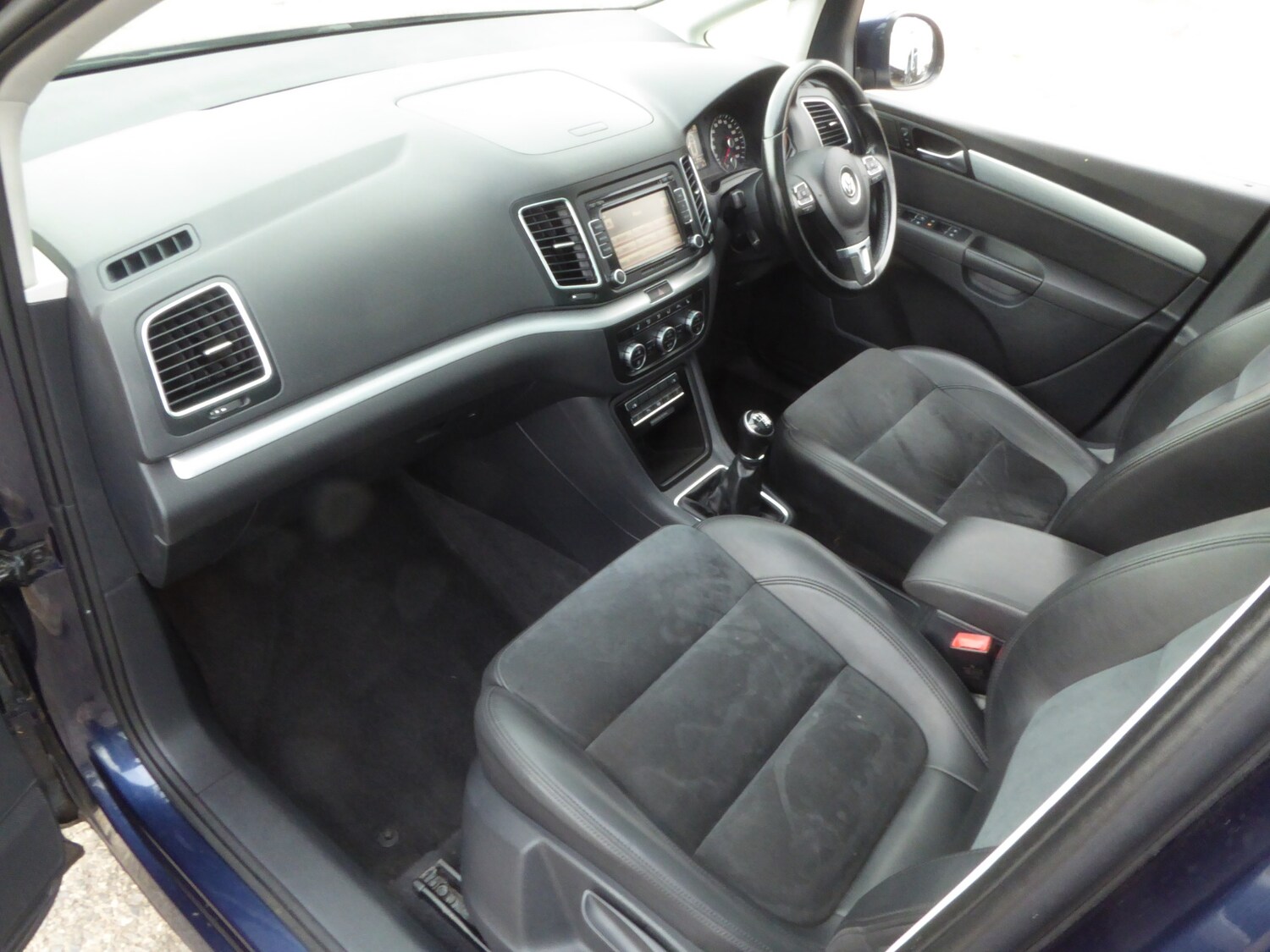 Used Volkswagen Sharan 2012 for sale - 76343980: Photo 36