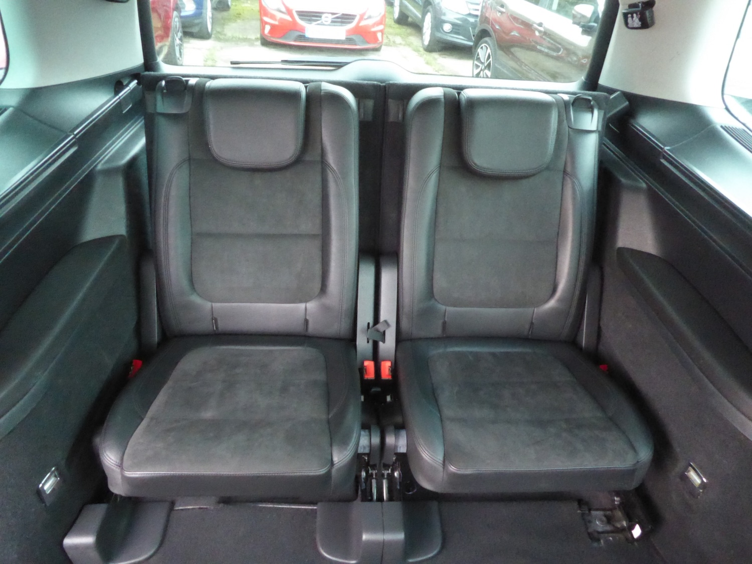 Used Volkswagen Sharan 2012 for sale - 76343980: Photo 37